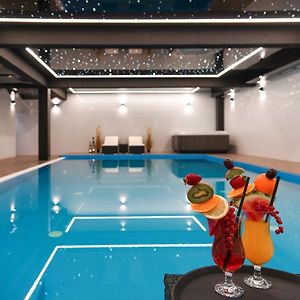 Domki Bungalow Stella Resort & Spa Z Basenami, Grota Solna, Jacuzzi